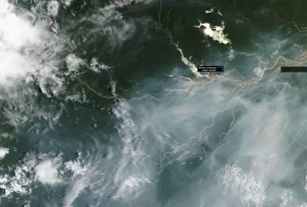Nasa registra fumaça de queimadas sobre Manaus em imagens de satélite
