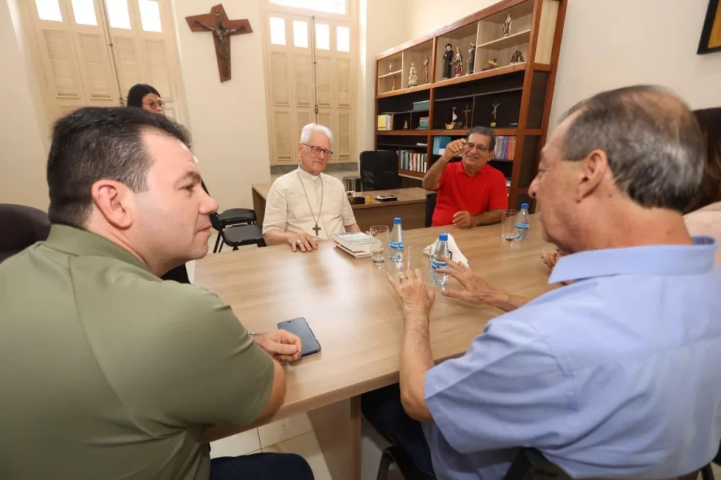 Omar Aziz se reúne com Cardeal Steiner e valoriza igrejas em ações sociais