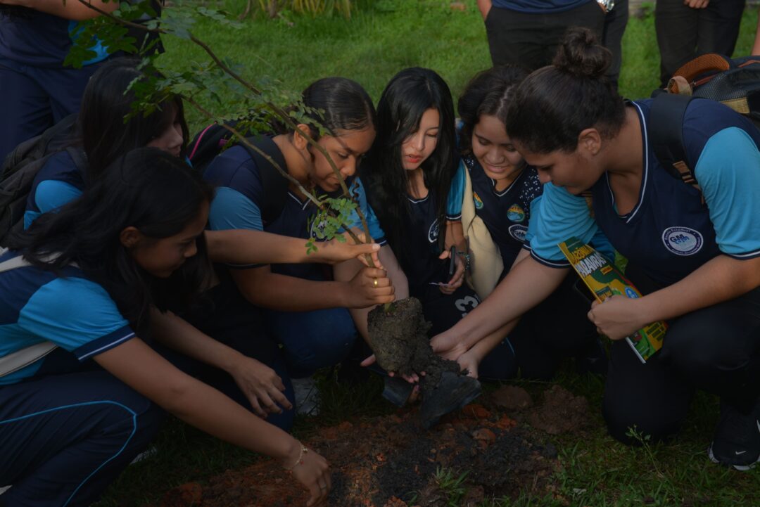 Amazônia das Palavras leva Nheengatu e cultura a alunos em Coari (AM)