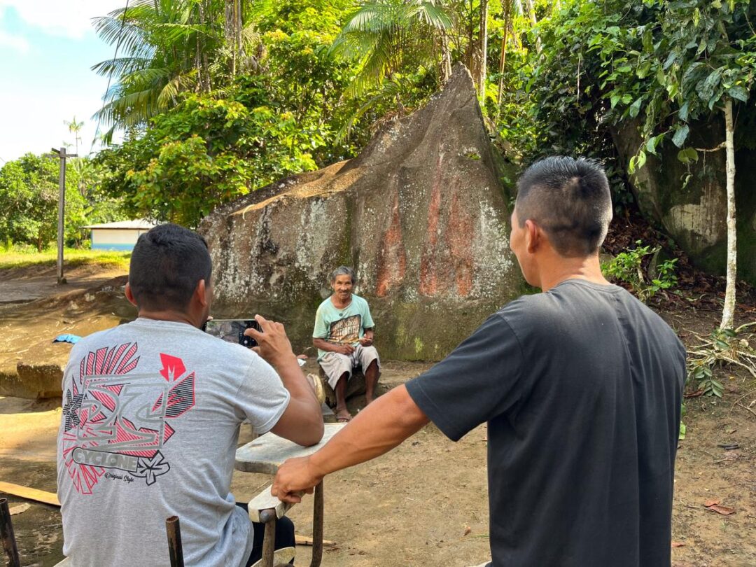 Oficina fortalece registros indígenas sobre o território no rio Tiquié