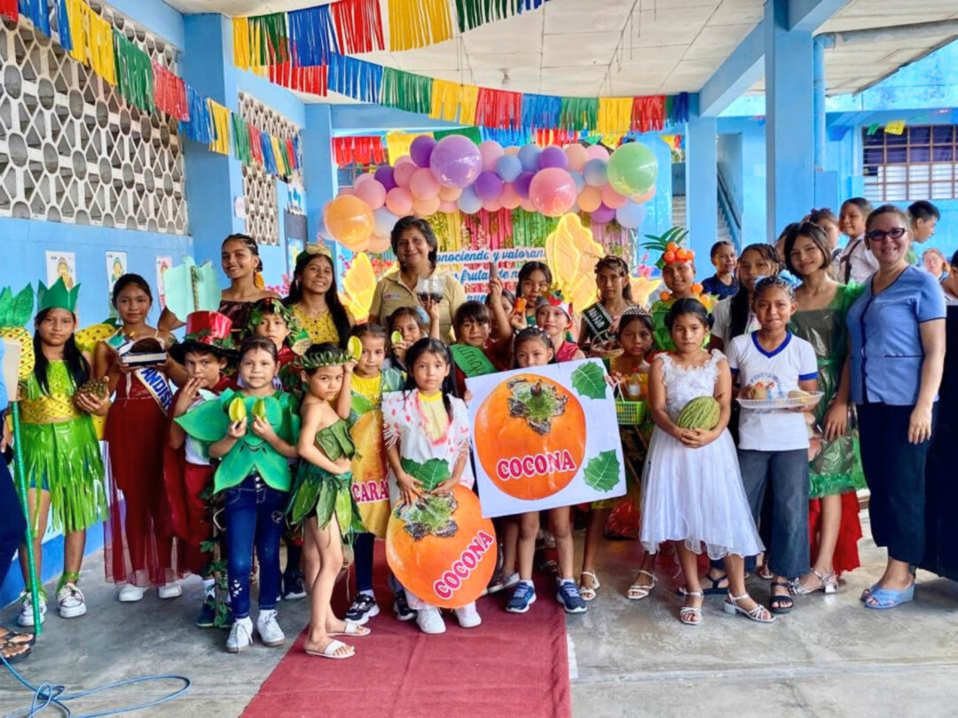 Festival da Fruta Amazônica é destaque em escolas de Iquitos e Punchana