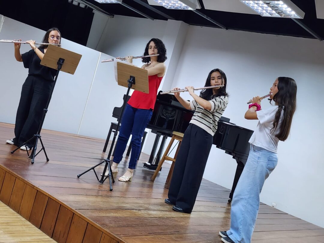 Concerto Flutuante Comemora 15 Anos do Programa Musicando em Manaus
