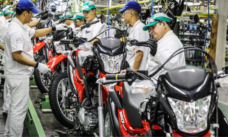 Nova escala 5x2 traz desafios à economia e ao trabalho no Brasil