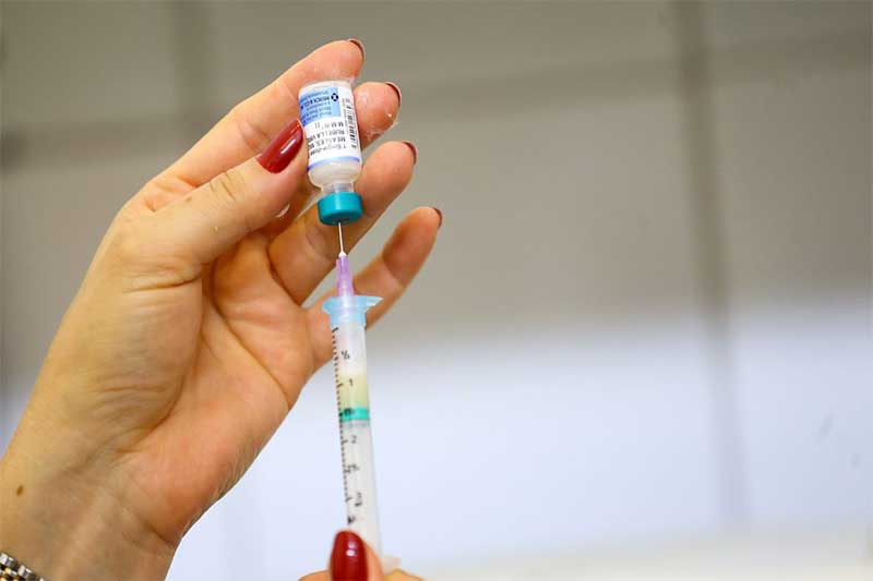 Brasil amplia vacina contra poliomielite com nova dose em agosto