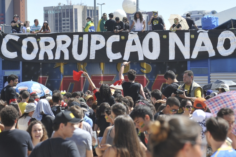 Um em cada quatro brasileiros vê corrupção como principal problema do país
