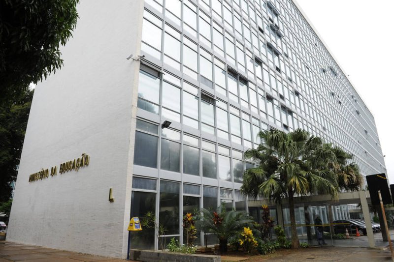 MEC Credencia Universidades Comunitárias; Veja o Que Isso Significa