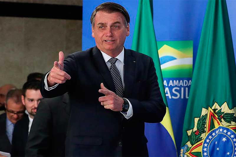 Alexandre de Moraes determina entrega de armas de Bolsonaro à PF