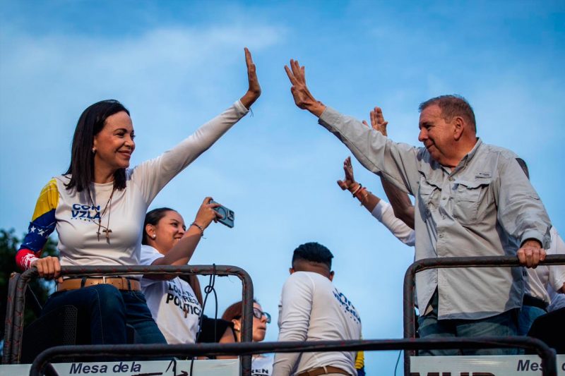 María Corina Machado retorna à Venezuela após 11 meses no exílio