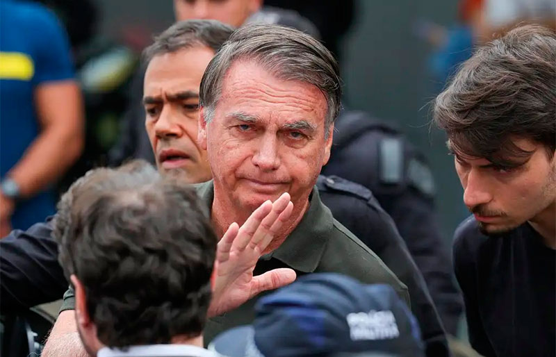 PGR defende que Jair Bolsonaro permaneça em prisão domiciliar