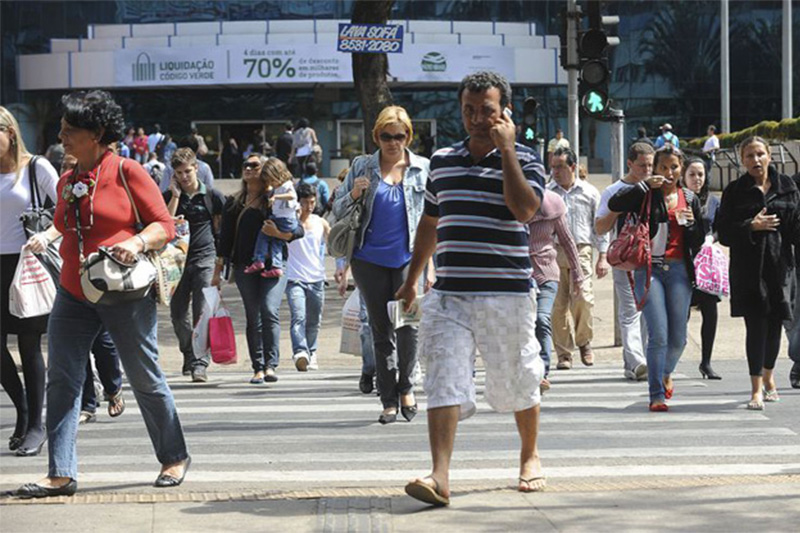 Número de brasileiros que se identificam com a direita cresce, aponta Datafolha