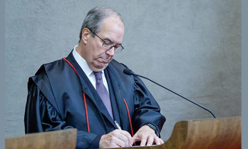 TSE determina remoção de fake news do canal Tropa do Flávio