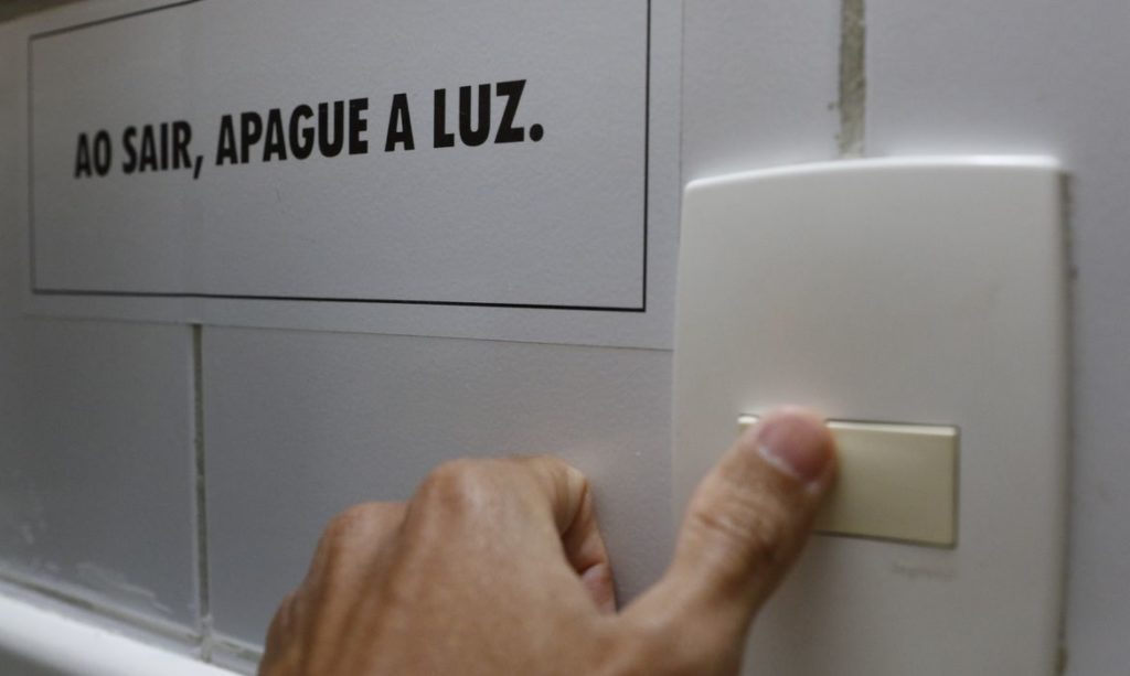 Bandeira Tarifária das Contas de Luz Permanece Amarela em Julho
