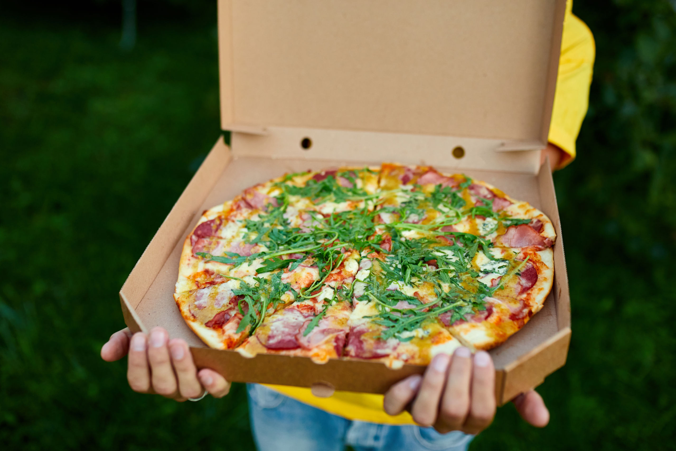 Amazonas lidera crescimento em pedidos de pizza no delivery em 2026