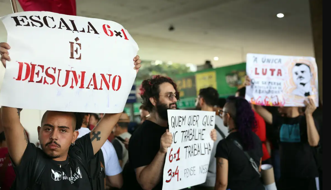 Senado avança em PEC que extingue jornada de trabalho 61