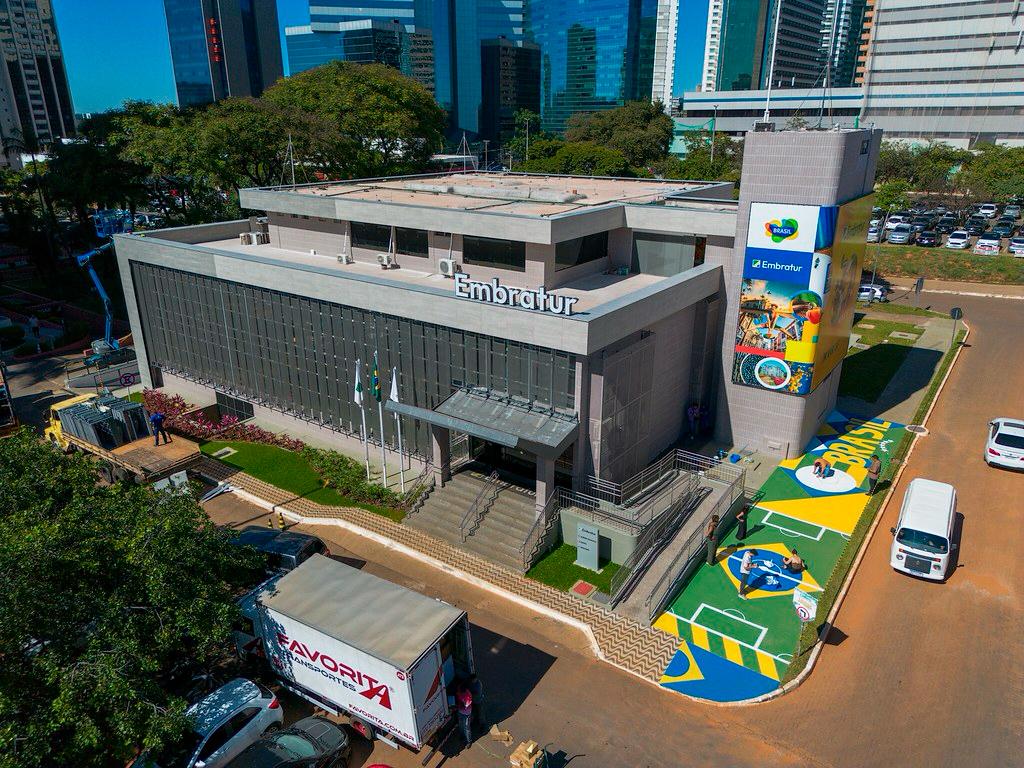 Embratur abre vagas para Assistente e Analista em processo seletivo