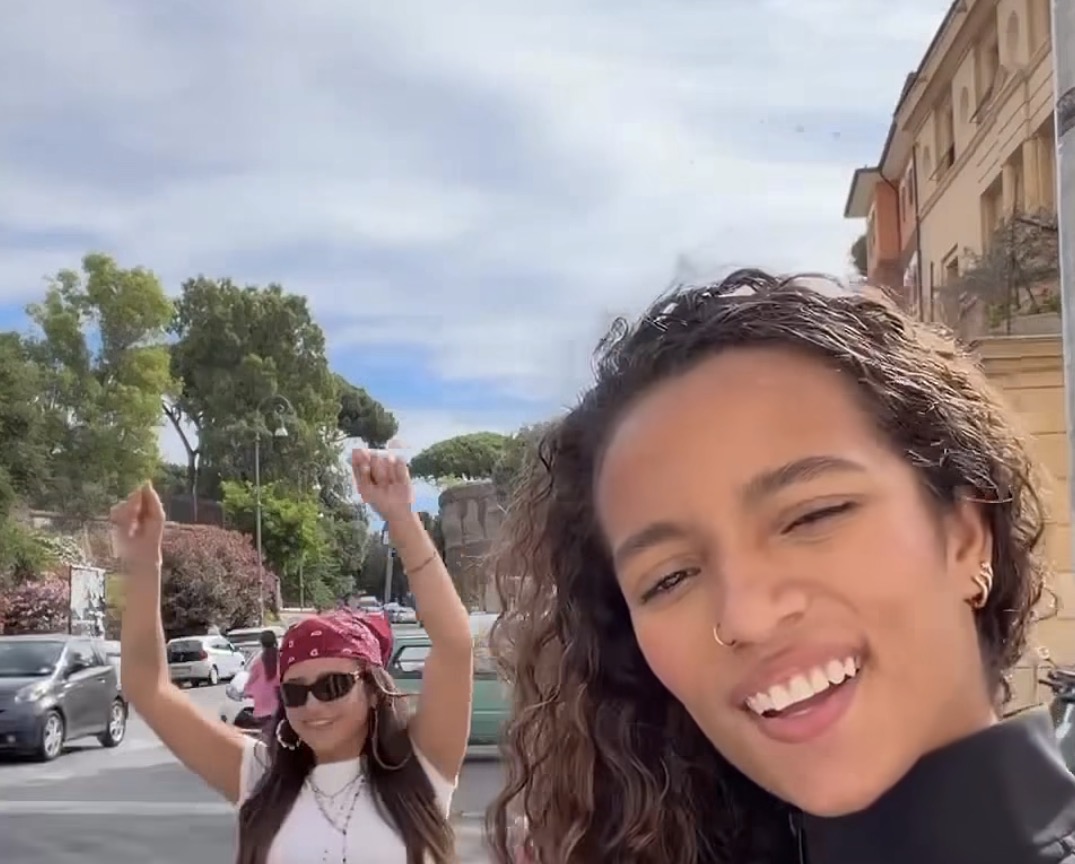 Rayssa Leal e Duda Wilken aparecem em vídeo dançando em Roma