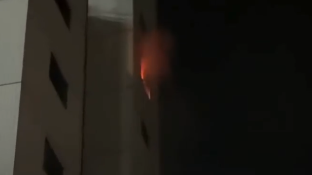 Incêndio atinge apartamento em condomínio na Ponta Negra, Manaus