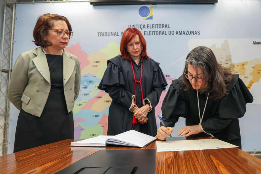 Juíza Mara Elisa Andrade assume cargo no TRE-AM e prepara eleições de 2026