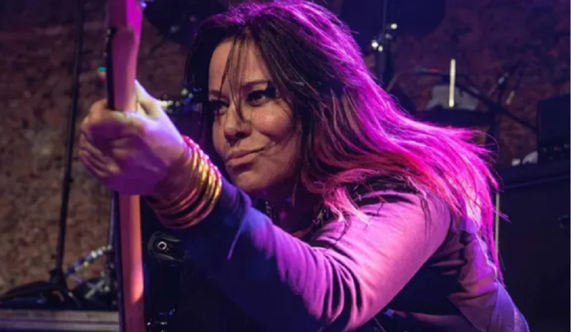Morte de Jennifer Finch, baixista do L7, marca o rock e seus fãs