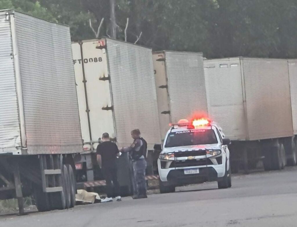Corpo de jovem é encontrado na avenida Matrinxã, em Manaus