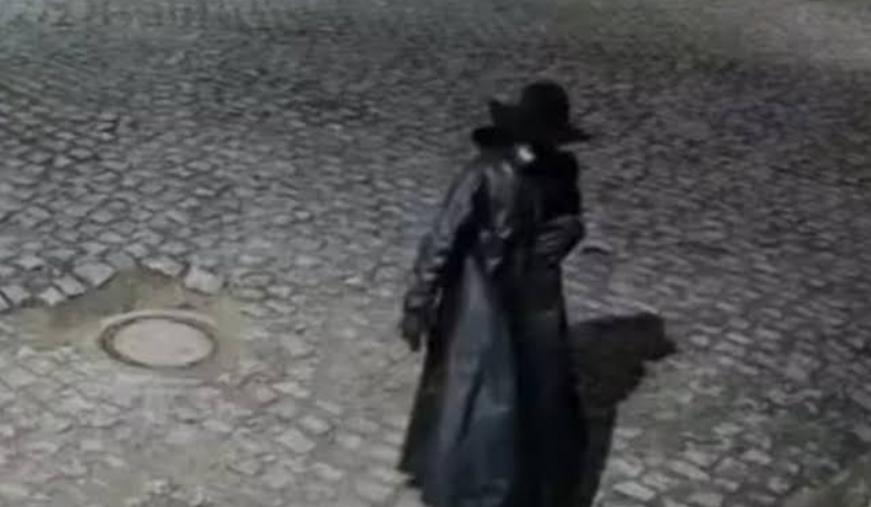 Homem é detido em Xexéu (PE) após circular fantasiado durante a madrugada
