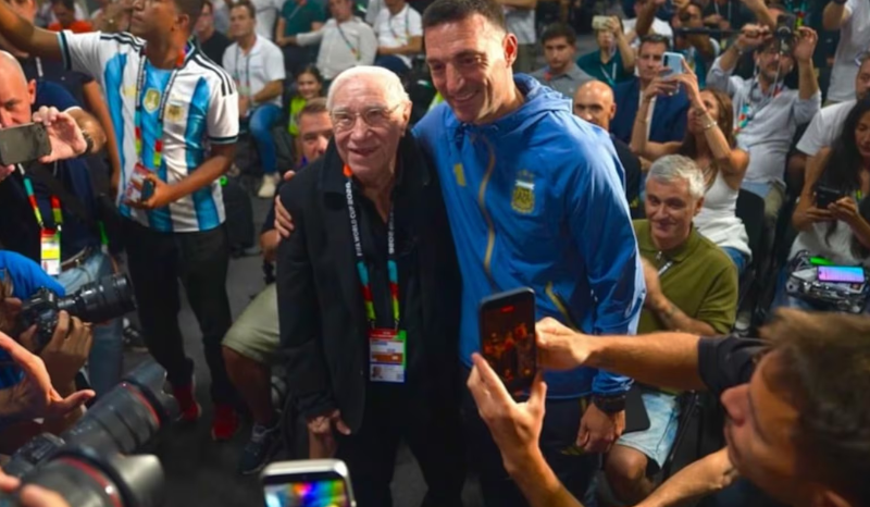 Jornalista argentino de 91 anos marca presença na 18ª final de Copa do Mundo