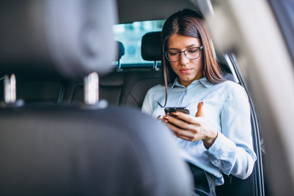 Nova proposta visa aumentar segurança de mulheres em aplicativos de transporte