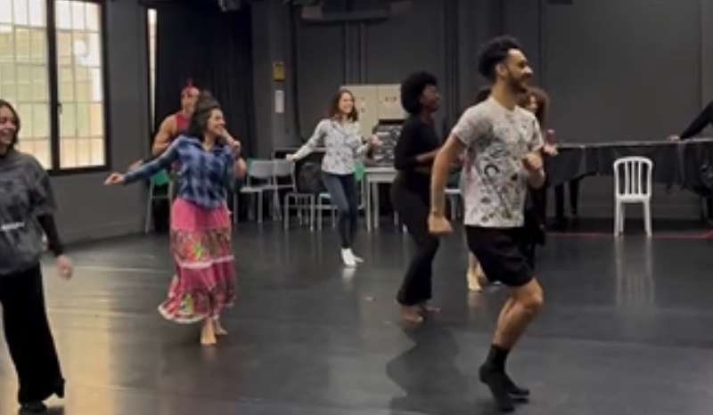Bailarino amazonense leva toada e cultura do Norte para São Paulo