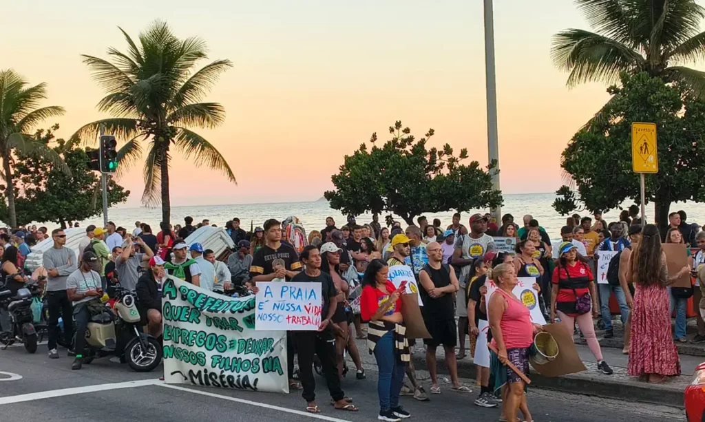 Trabalhadores informais protestam contra programa Tolerância Zero no RJ