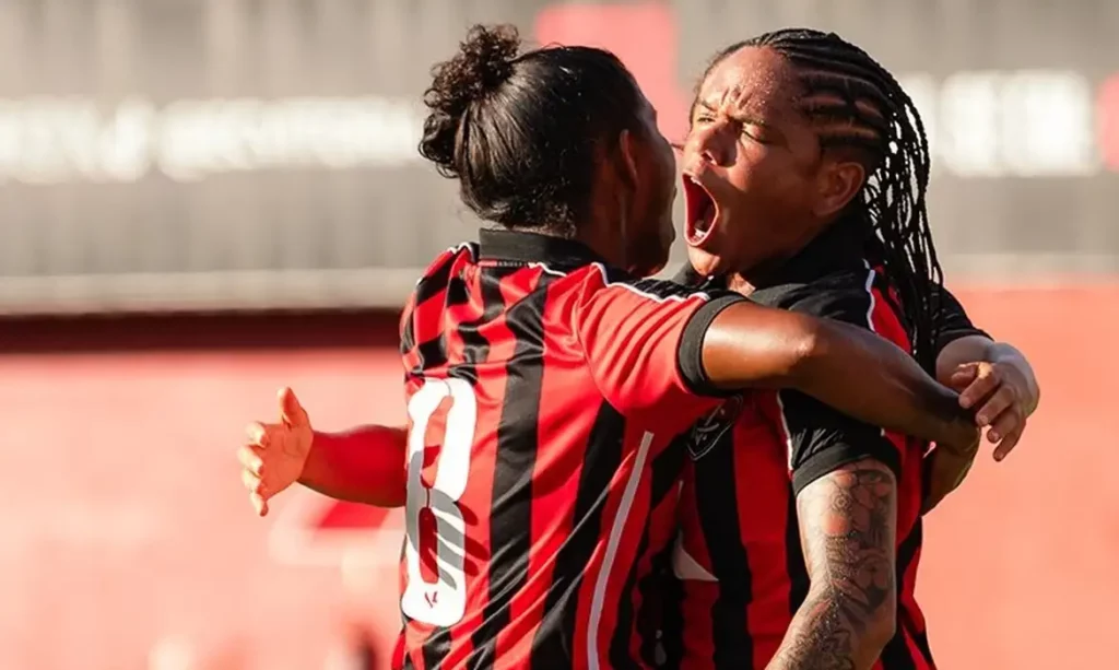 Vitória vence Botafogo e deixa lanterna do Brasileiro Feminino