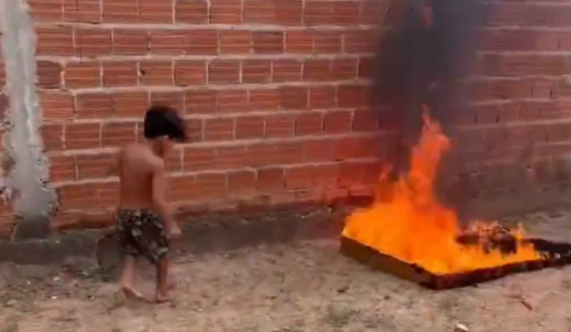 Menino de 5 anos ateia fogo em colchão colocado ao sol em Teresina