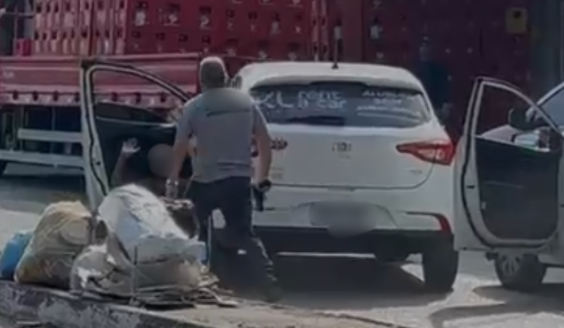 Policial é filmado atirando em carro de motorista de aplicativo em Manaus