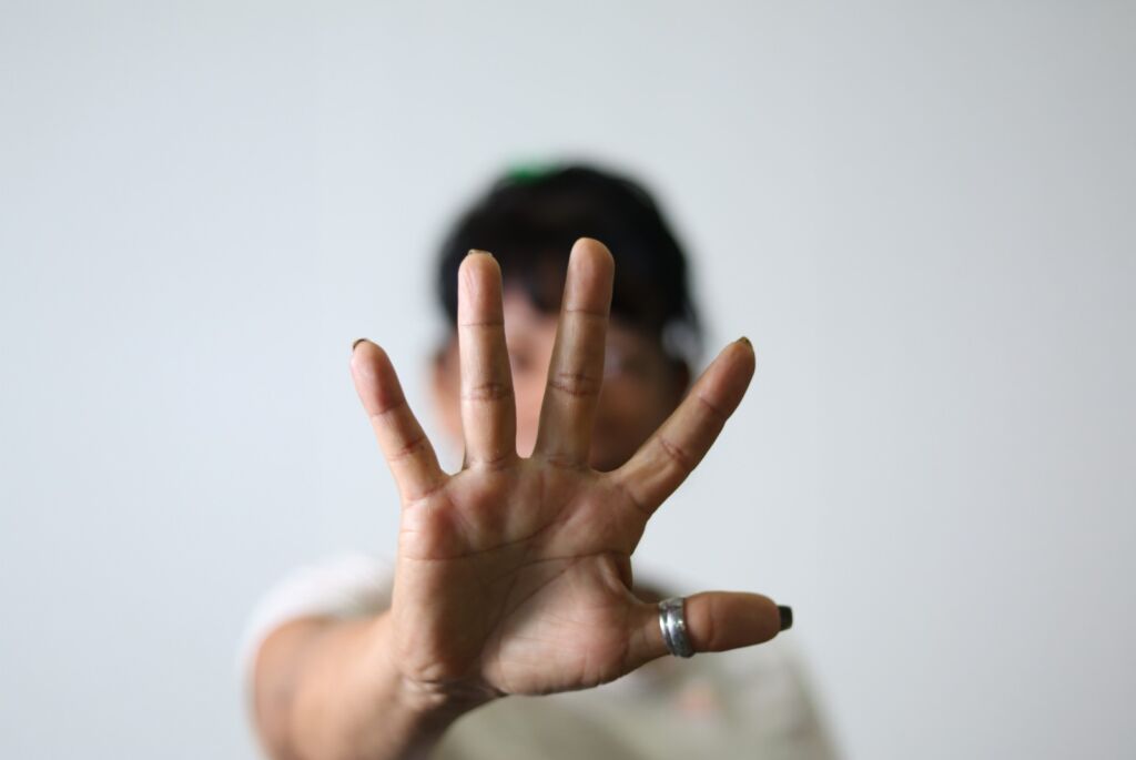 Mulheres têm direito a medidas protetivas ampliadas contra violência