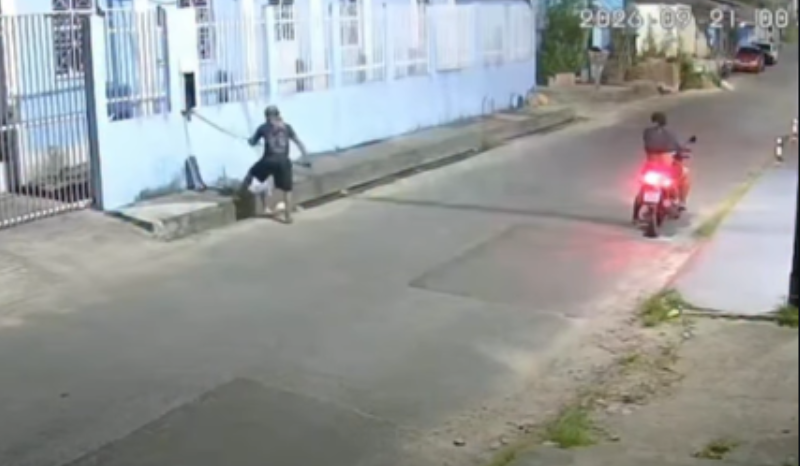 Vídeo mostra furto de fios elétricos em igreja no bairro Cidade Nova, Manaus