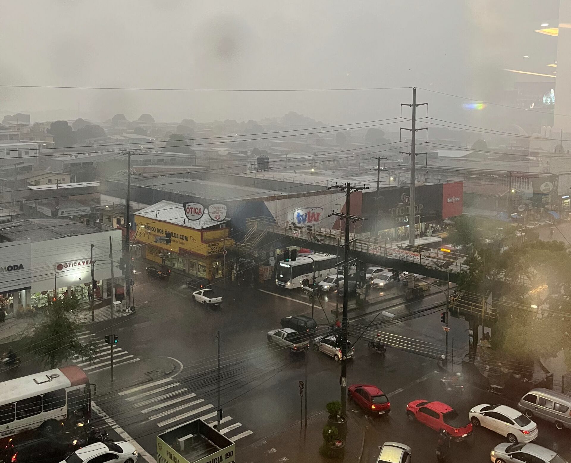 Chuva Alivia Manaus Após Crise de Qualidade do Ar Insalubre