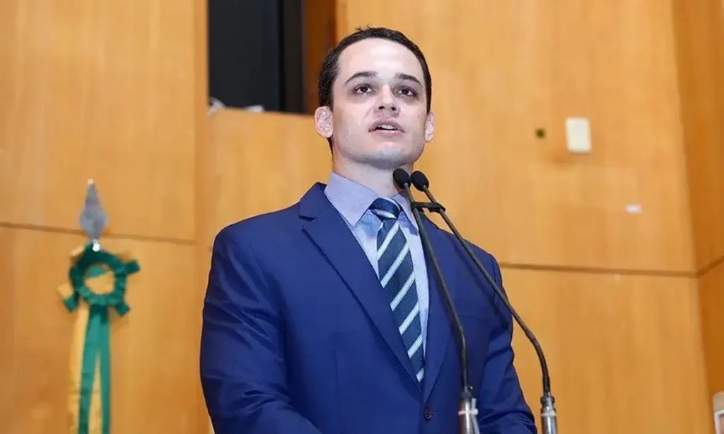Lorenzo Pazolini é eleito governador do Espírito Santo com 97,34% das urnas apuradas