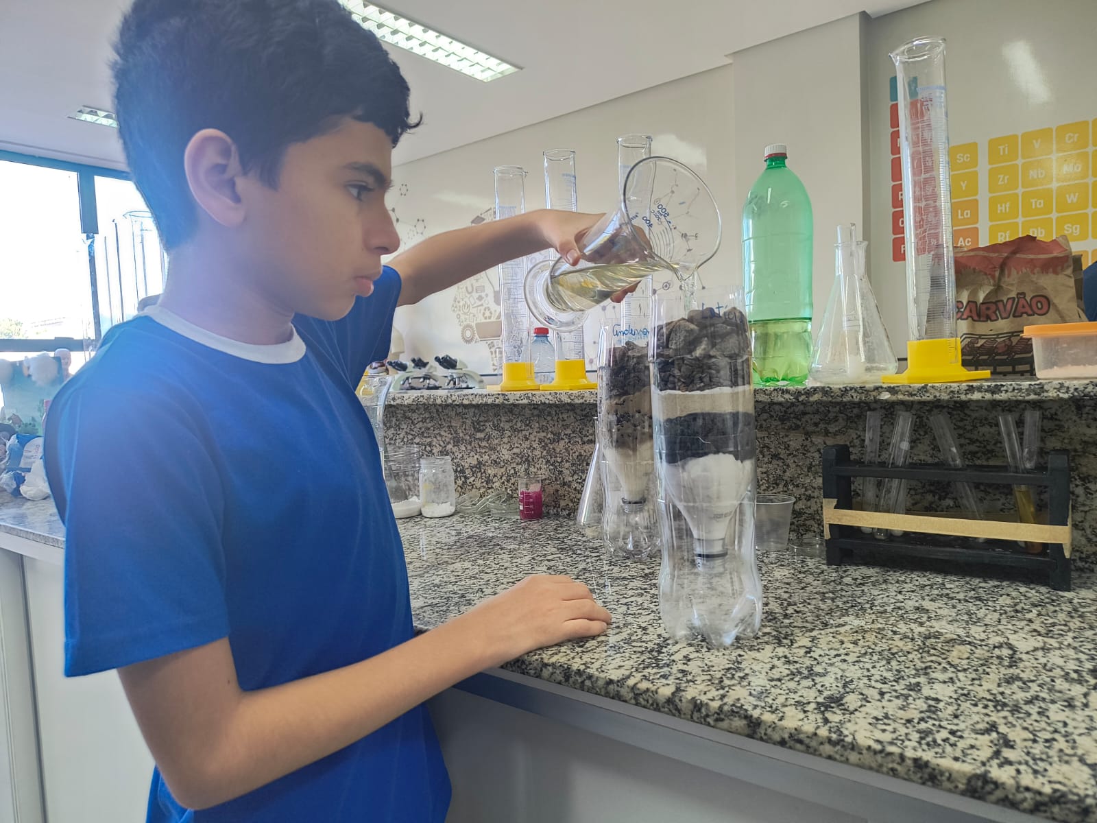 Estudantes do Amazonas Criam Filtros Ecológicos com Resíduos Locais