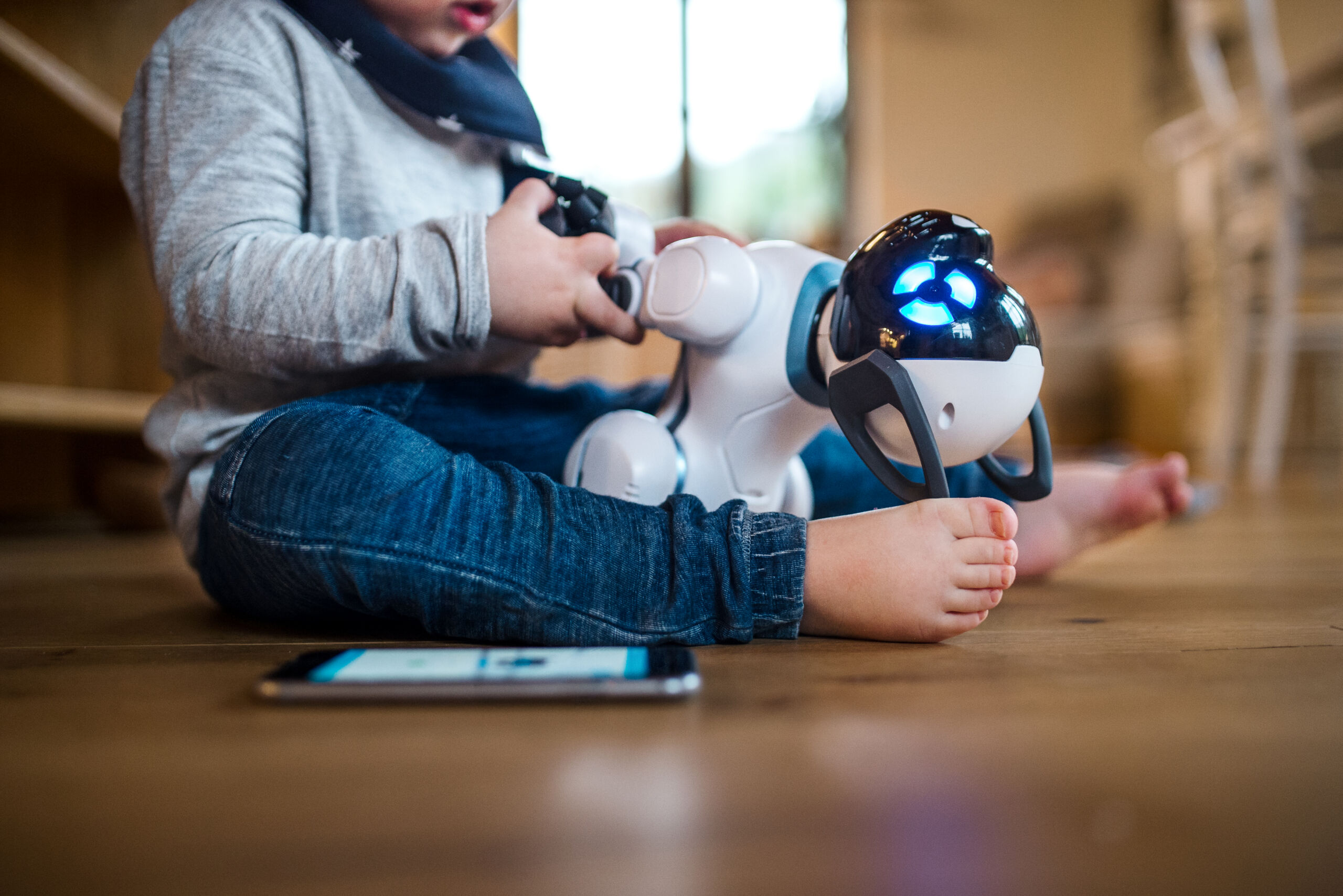 Pediatras alertam sobre riscos de brinquedos com inteligência artificial