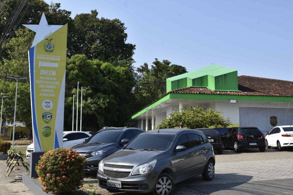 Homem de 23 anos é preso por agredir ex-companheira com capacete em Manaus