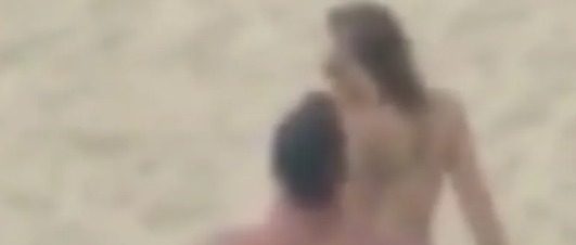 Casal é flagrado em ato sexual na Praia Brava, em Santa Catarina