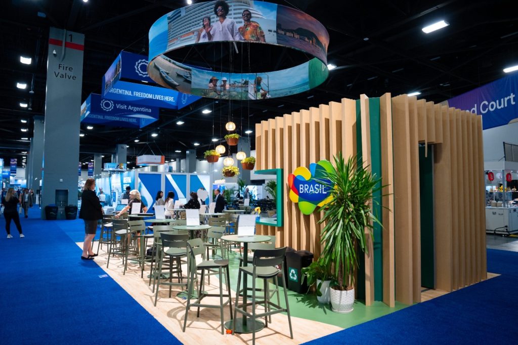 Amazonas marca presença na maior feira de cruzeiros do mundo em Miami