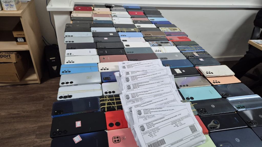 Microempresário é preso em Manaus com 180 celulares de origem suspeita