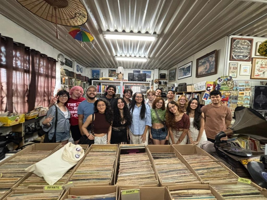 Biblioteca Pública do Amazonas recebe encontro do clube de leitura Os Rejeitados