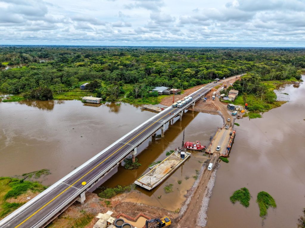 Ponte do Autaz Mirim é reaberta para tráfego na BR-319