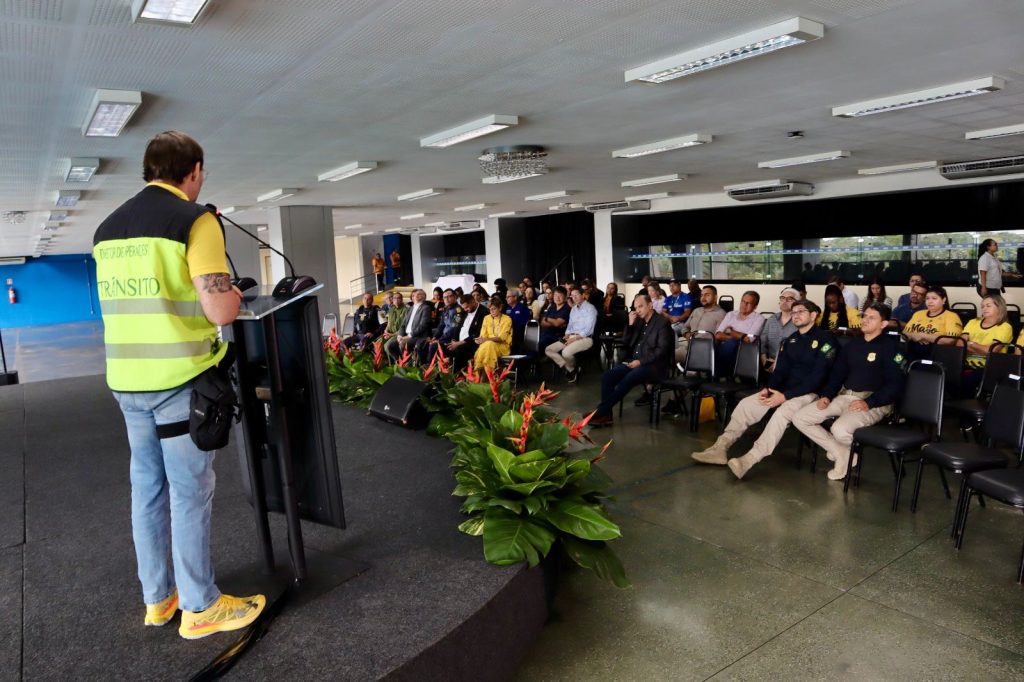 Manaus realiza ação educativa para motociclistas em campanha de segurança