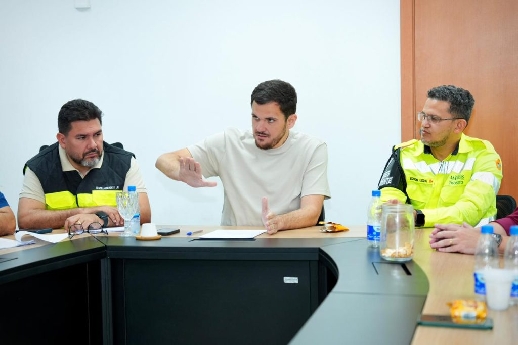 Prefeito Renato Junior discute melhorias no transporte complementar