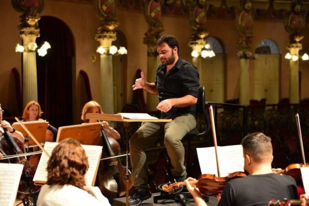 Otávio Simões rege ópera de Carlos Gomes no Teatro Amazonas
