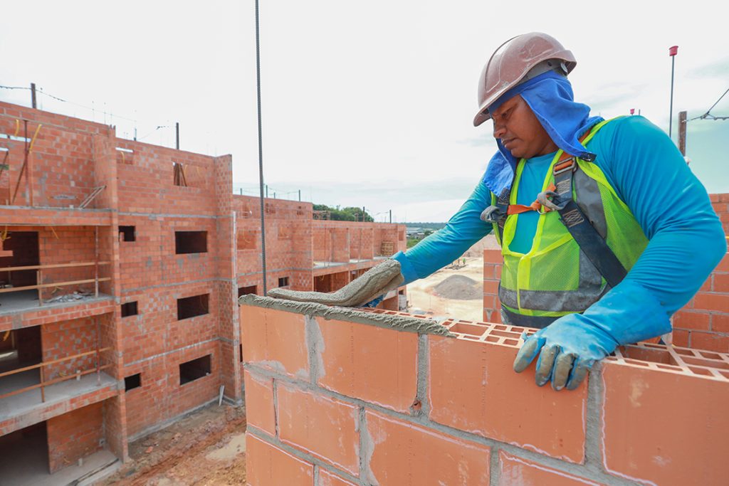 Governo do Amazonas abre edital para construção de 48 apartamentos em Manaus