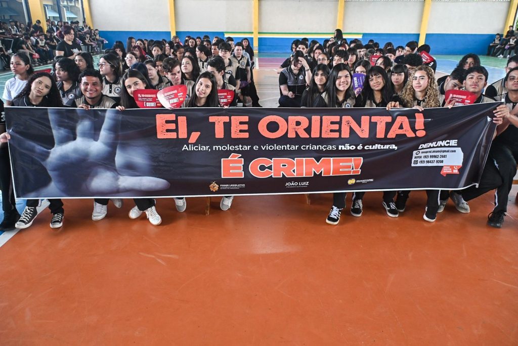 Alunos participam de palestras do Maio Laranja na Escola Estadual Terezinha Almeida da Silva