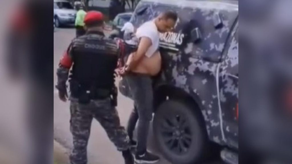 Adolescente grita por socorro após ser perseguida por homem em Manaus